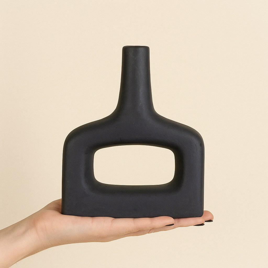 Obsidian Loop – Modern Sculptural Vase