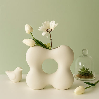 Foma Loop Ceramic Vase